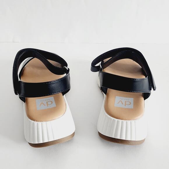 Dolce Vita Black and White Platform Sandals - Picture 5 of 8